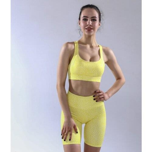 Womens Summer Nude Nylon Body Dotted Sports Bra Beautiful Back Running Yoga Set PTS2061