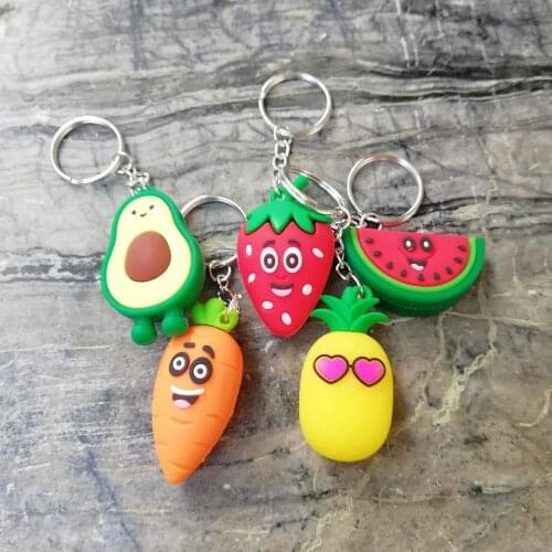 5pcs/Lot Keychain Fashion Simulation Fruit Avocado Smile-shaped 3D Soft Resin Avocado Key Chains Jewelry Fashion Wedding Party