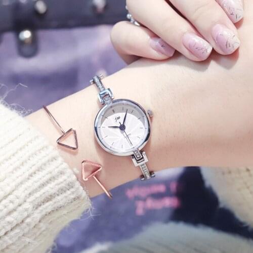 Silver Women Vogue Bracelet Watches Luxury Diamond Stainless Steel Bangle Watch Elegant Ladies Small Wristwatches Quartz Clock