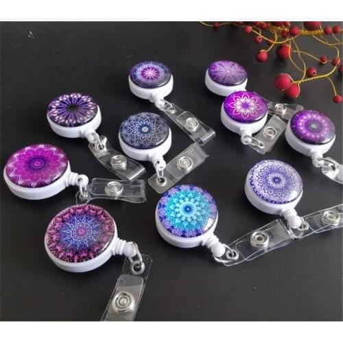 New Arrival 1 Piec Retractable Nurse Badge Reel Clip Fashion Bohemia Style Doctor Student ID Card Badge Holder Name Tag Holder