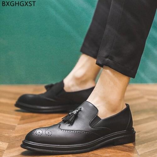 Brogue Dress Shoes Mens Fashion Tassel Loafers Leather Shoes Men Formal Black Party Shoes for Men 2021 Zapatos Chaussure Homme