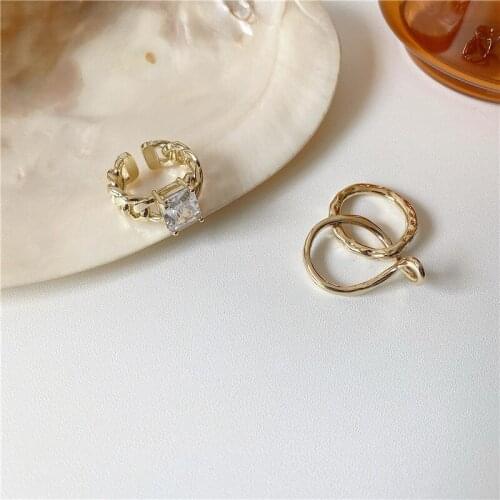 Simple Rhinestone Ring Gold Color Metal Hollow Exaggeration Design Finger Advanced Sense Rings For Women Girls Party Gift