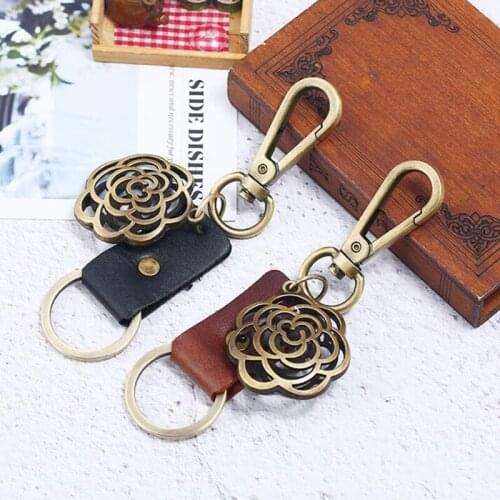 Backpack Pendant Delicate Retro Hollow Flower Key Chains Punk Vintage Keychain Handmade Mens Car Key Holder Gift