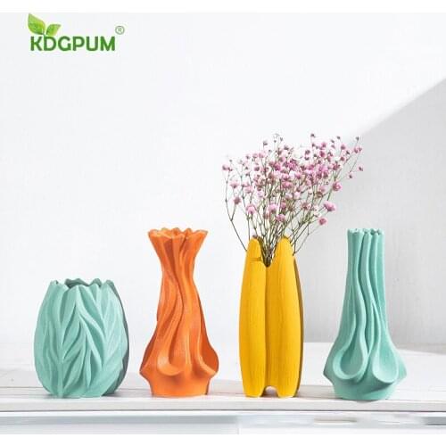 Modern Handmade Ceramic Vase New Fashion Creative Flower Insert Nordic Living Room Bedroom Home Decoration Ornaments