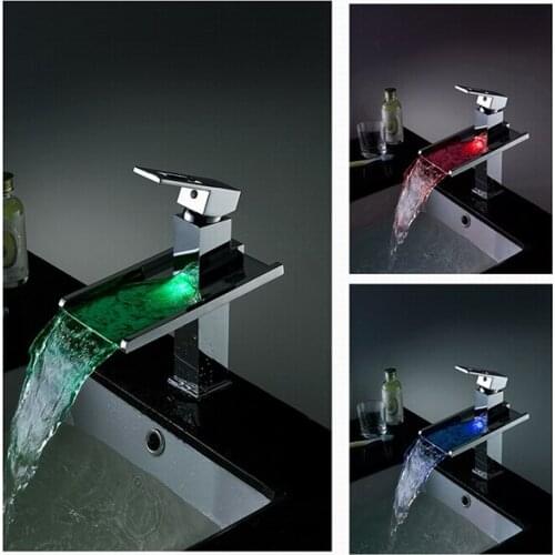 Centerset Single Handle One Hole in Chrome Bathroom Sink Faucet