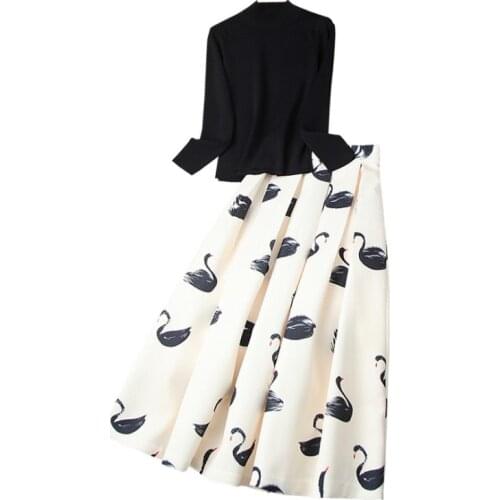 2020 autumn and winter womens new slim bottoming sweater + high waist mid-length printed skirt suit