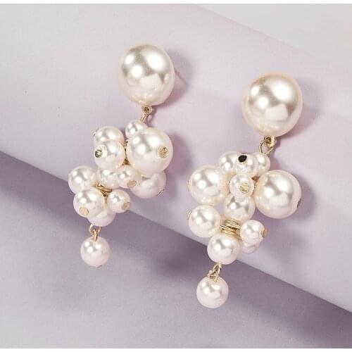 In The South Korea 2021 Sweet Temperament Long Earrings Han Edition Fashion Imitation Pearl Grape Bunches Stud Earrings