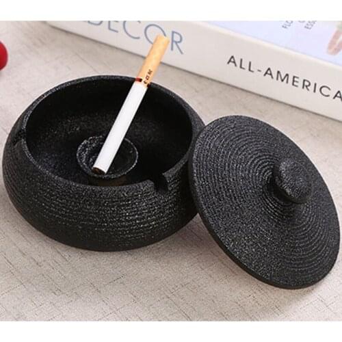 Creative New Ceramics Ashtray with Lid Retro Indoor Decorative Ashtray for Home Living Room Office Car Cigarette Ashtray Holder