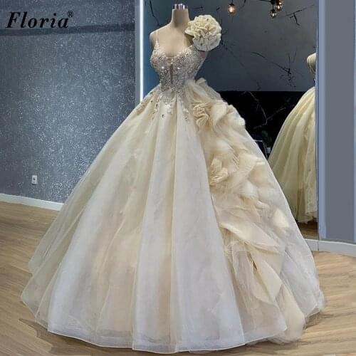 Gorgeous Light Champagne Celebrity Dresses 2020 Crystals Spaghetti Evening Dresses Princess Wedding Party Vestidos Elegantes