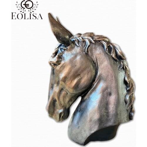 Eolisa horse sculpture