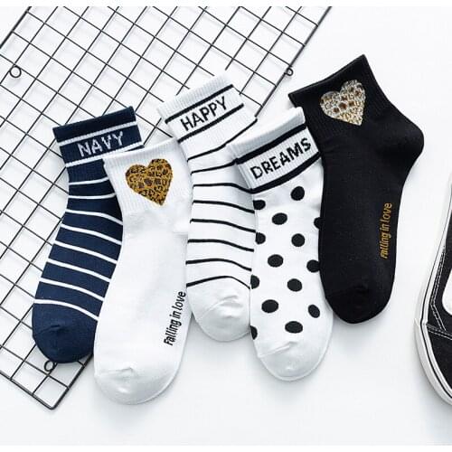 Japanese Jarajuku Black White Cartoon Woman Socks Cototn with Love Letters Kawaii Socks Women Funny and Cute 32501