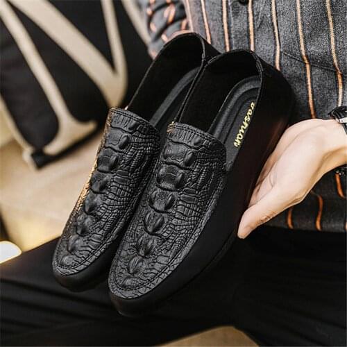 Brand Fashion Summer Style Soft Moccasins Men Loafers High Quality Leather Shoes Men Flats Shoes Casual Gommino Driving Shoes