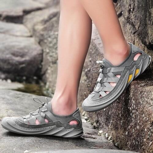 New Mens Shoes Hollow Breathable Men Sandals Casual Outdoor Sneakers Men Stylish Casual Suede Soft Comfortable Walking Loafers