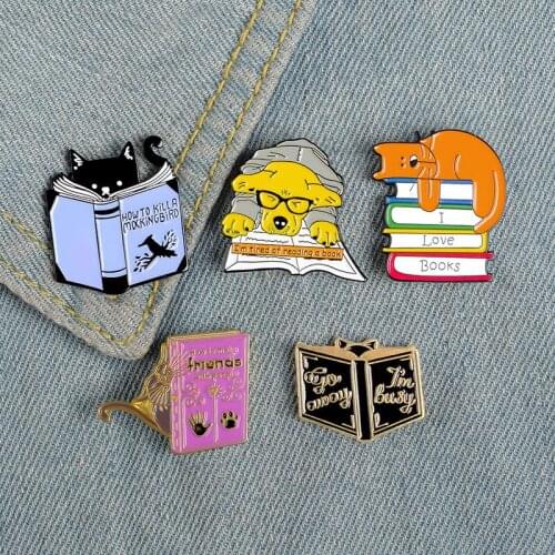 Cute Ccartoon Animals Cat Books Brooch for Women Alloy Badge Enamel Pin Broche Brooches Clothes Lapel Pin Jewelry Accessories