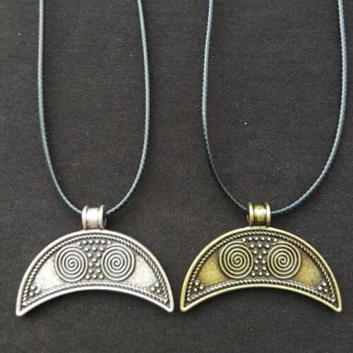 Fashion For Men Wonmen Lunula Pendant Jewelry For Women Necklace Old Viking Protection Moon Talisman Amulet