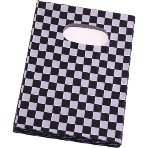 New Design Wholesale 100pcs/lot 13*18cm Luxury Package Bags with Handles Plastic Sachet Cadeau for Christmas Grid Packaging Bag