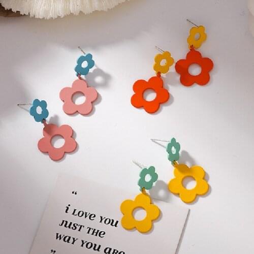 AOMU French Cute Romantic Orange Pink Acrylic Stitching Flower Earrings Irregular Geometric Hollow Drop Earrings for Women Party