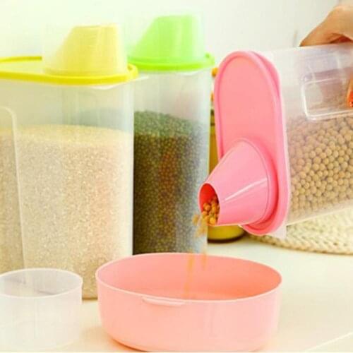 2.5L Large Capacity Kitchen Airtight Dry Food Cereal Storage Box Seal Pot Can Good sealability, keeps food dry and fresh