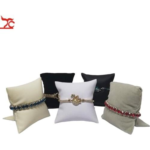 Middle PU Leather Bracelet Jewelry Display Pillow Holder Bangle Chain Jewelry Organizer Rack Velvet Anklet Pillow Cushion Stand