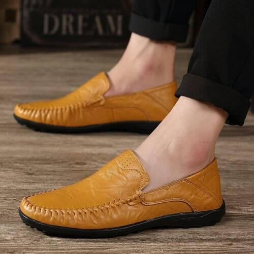 Fashion Men Loafers Casual Leather Shoes for Men Moccasins Doug Shoes Soft Lightweight Flat Driving Shoes