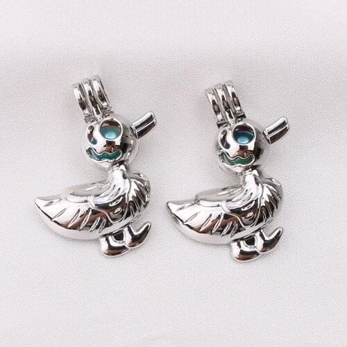 10pcs Hollow Open Cute Duck Pearl Cage Pendant Essential Oil Diffuser Bead Cage Lockets Necklace Charms for Oyster Pearl