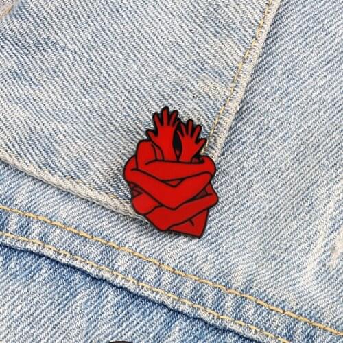 Red Hearts Brooch Organ Medical Anatomy Enamel Pins Close your heart Creative Punk Badges Jewelry Bag Lapel Pin Gifts For Doctor