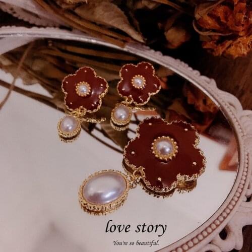 Jewelry baroque wind flower brooch earrings suit joker palace