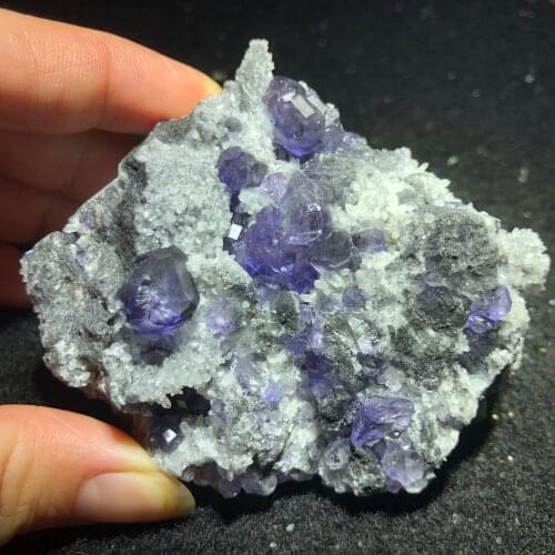 33.3gTanzanian blue fluorite and crystal symbiotic mineral stone decoration and restoration of energy geology teaching specimen