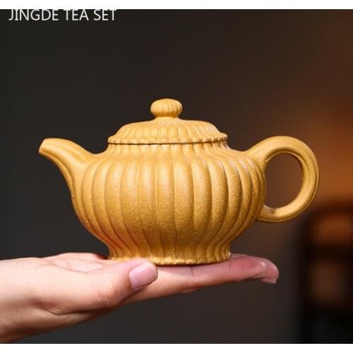 Yixing Tea Pots Purple Clay Teapot Beauty Kettle Golden Section Mud Handmade Teaware Tie Guanyin Chinese Tea Gifts 260ml