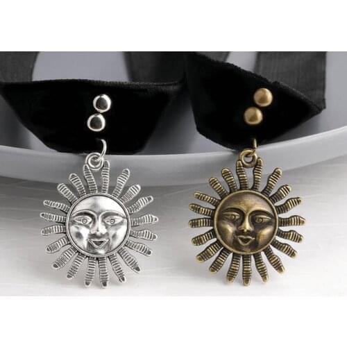 2020 Hot Vintage Women Gothic Leon The Professional Mathilda Necklace Girls Black Velvet Ribbon Retro Sun Shaped Choker Necklace