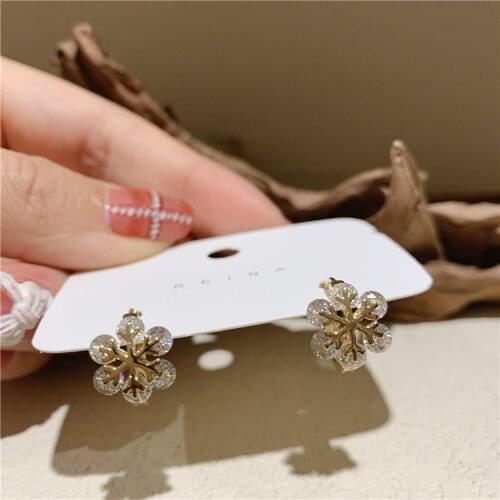 New design fashion jewelry copper inlaid AAA zircon snowflake flower small hoop earrings elegant womens daily wild earring