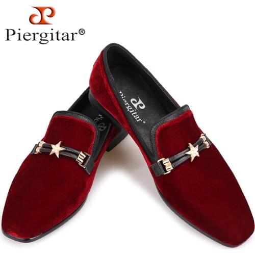 Piergitar Autumn style Luxurious Burgundy colors men velvet shoes with pearl metal buckle Fashipn party and wedding men loafers