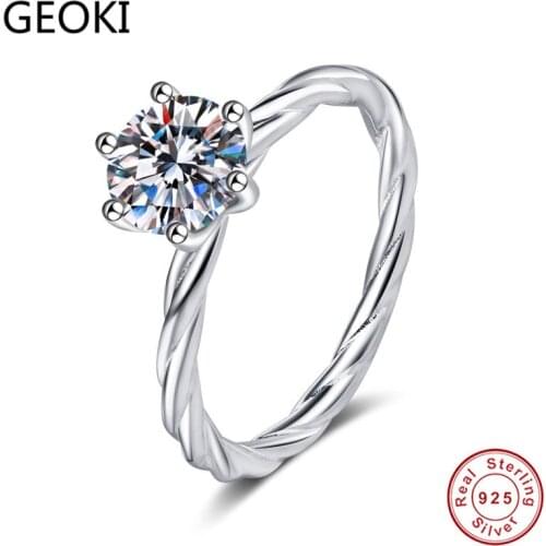 Geoki Passed Diamond Test 1 CT Round Perfect Cut Good Quality Moissanite Rattan Ring 925 Sterling Silver Diamond Wedding Rings