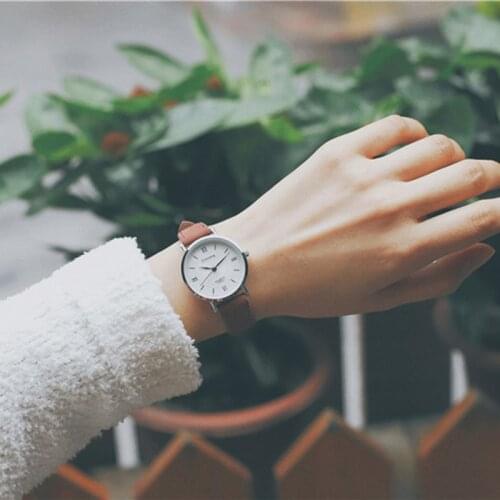 Korean version of simple literary retro wild small fresh college Fengsen female middle school student watch