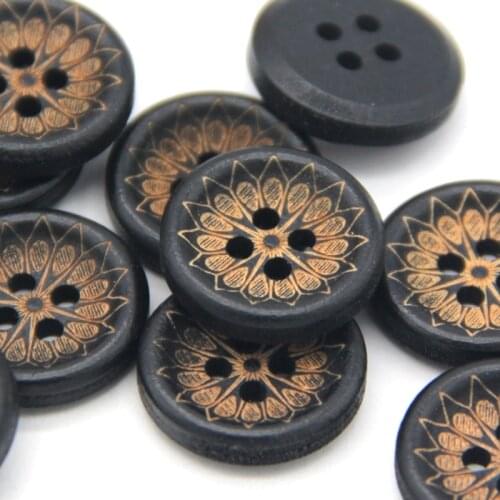 18mm Flower Carved Natural Black Wooden Buttons For Clothing Kids Coat DIY Crafts Windbreaker Sewing Decorations Wholesale