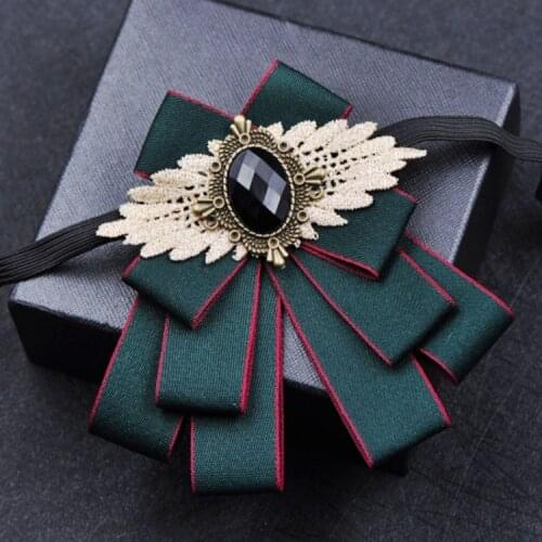 Handmade Bow Tie Set for British Mens Wedding Business Banquet Groom Groomsman Suit Shirt Bowtie Brooches Pocket Towel Sets