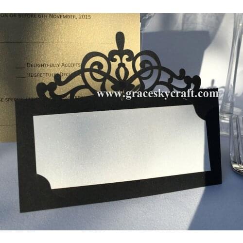 50pcs laser cut Elegant hollow Crown Name Place Seat Paper Wedding Invitations Table Cards for Party supplies Marriage favors