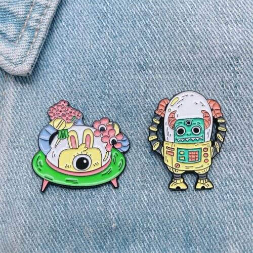 Creative Fun Alien Robot Spaceship Enamel Brooch Flower Rabbit Alloy Pins Cartoon Badge Clothes Punk Accessories Woman Jewelry