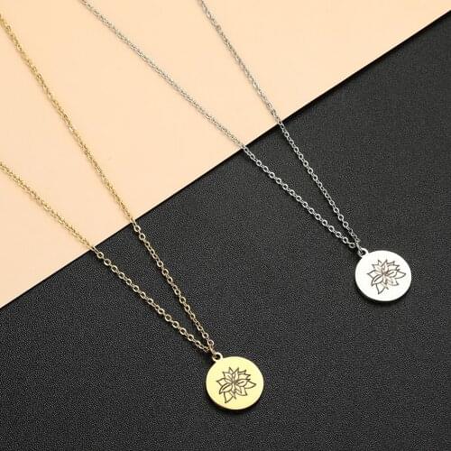 2021Stainless Steel Birth Flower Necklace Mbotanical Jewelry Disc Necklace Engraved Jewelry Gift