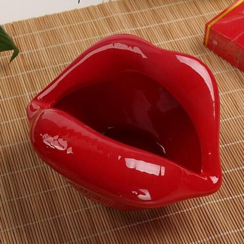Cute Cartoon Lips Shape Ceramic Ashtray Ash Tray Cigarettes Holder Pot Ashtray Home Ashtray for Boyfriend Gift Smoking Accessory