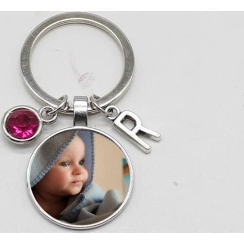 Cute Personality Photo Pendant Letter Keychain, your baby boy, mom, dad, grandma, family parent-child photo is a DIY gift jewelr