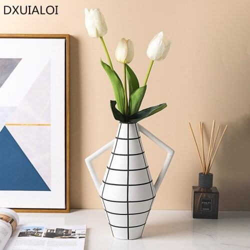 Modern minimalist style creative hand in hand vase Nordic ceramic vase home decoration accessories modern flower vases