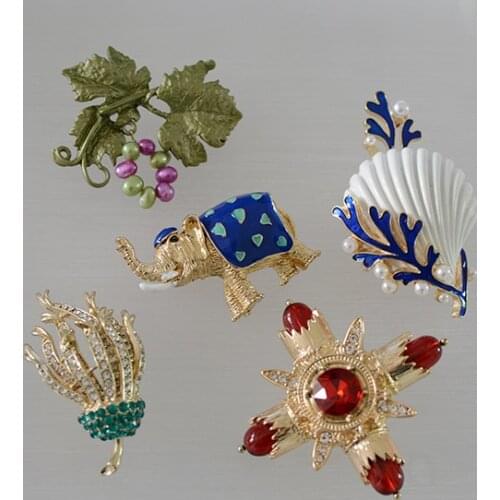 Vintage cross shell grape elephant brooch pin brooch bag suit coat accessories