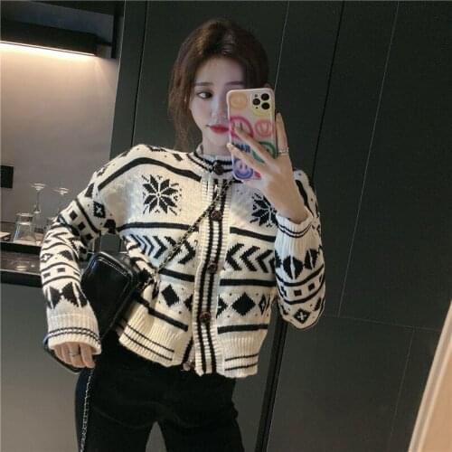 Fashion Women Autumn Short Knit Sweaters O Neck Slim Single Breast Slim Cardigan Sweater Long Sleeve Knitted Tops Retro Jumper