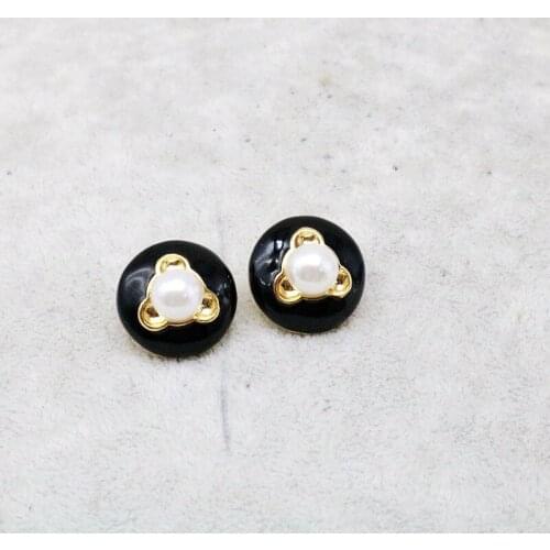 Round Black Enamel Cute Elegant Pearl Earring
