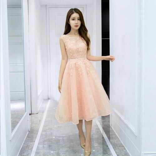 A- Line Homecoming Dresses for Junior Kayars Middle Length Lace Appliques Round Neck Pink Formal Party Dresses Graduation Gowns