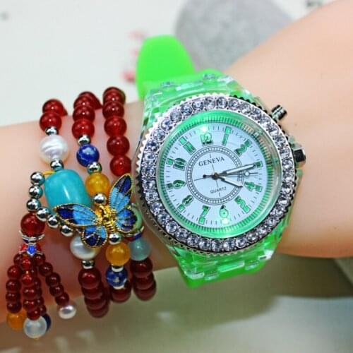 Casual Electronic Women Watches Girls Rubber Luminous Lights Ladis Quartz Wirstwatch Children Student Clock relogio feminine
