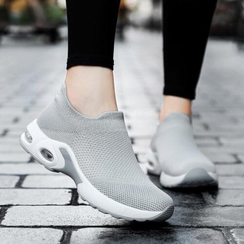 Plus Size Summer Lightweight Shoes Sport Women Sneakers for Running Shoes Woman Sports Gray Knit Tennis Trainers Sneakrs D-866