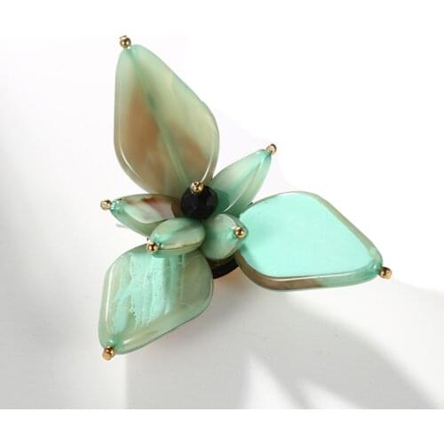 Blucome Acrylic Flower Temperament Brooch Female Accessories Shawl Brooches High Quality Plant Wedding Suit Collar Clip