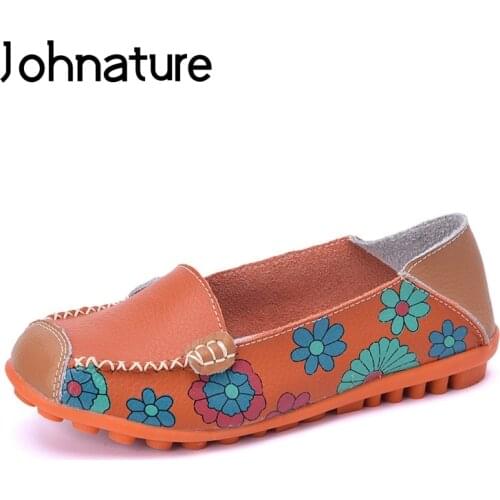 Johnature 2020 New Spring/autumn Round Toe Solid Shallow Print Soft Sole Slip-on Comfortable Loafers Leather Flats Women Shoes